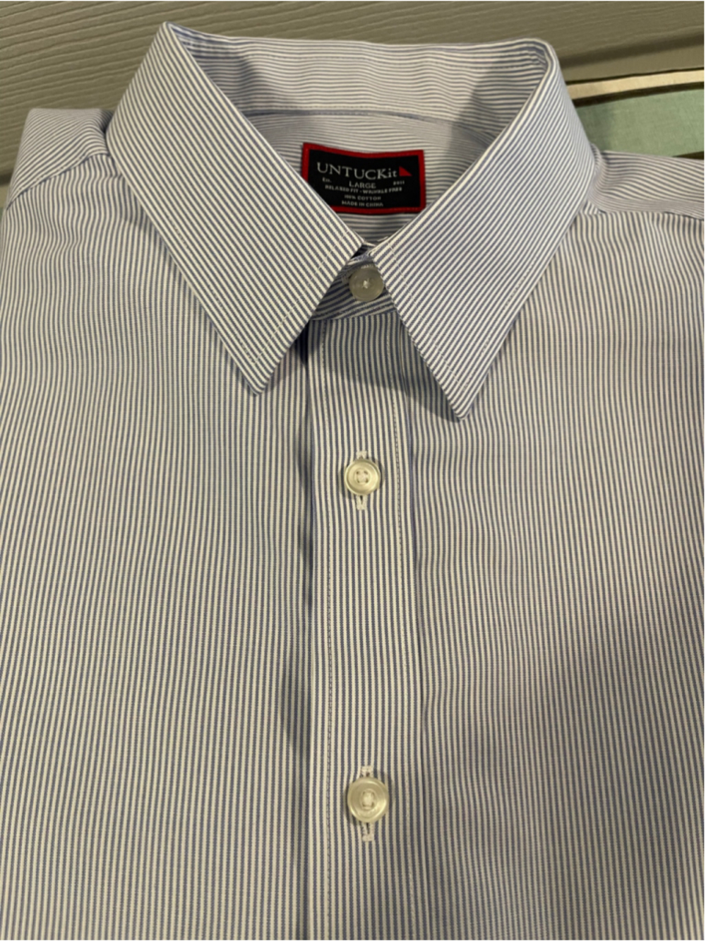 Men's UNTUCKit Casual Button Down Shirt Large White Blue Striped